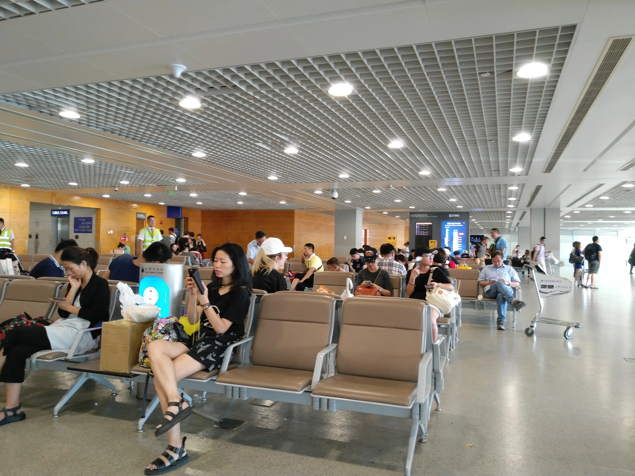 待合室へ