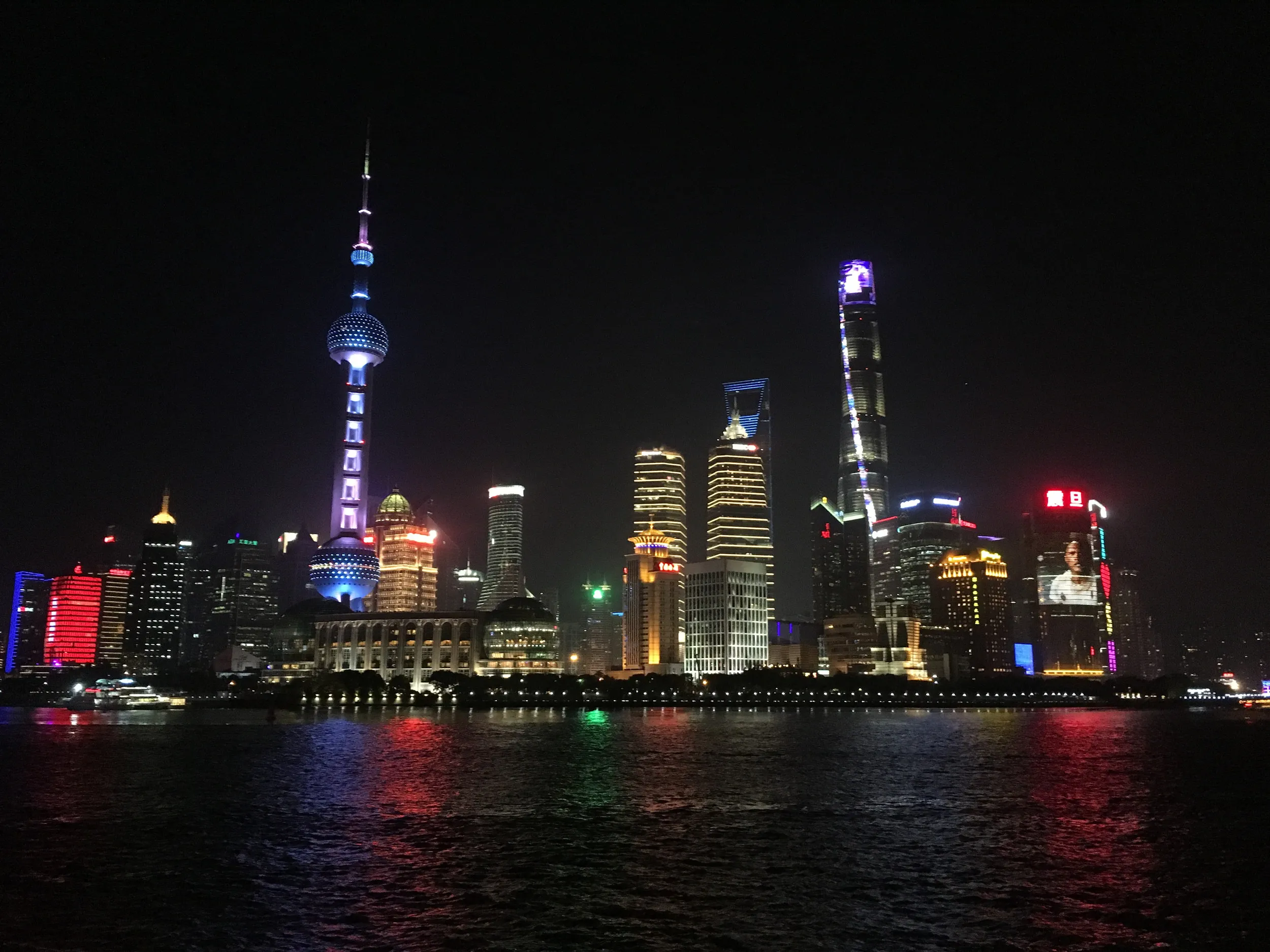 東方明珠電視塔と夜景