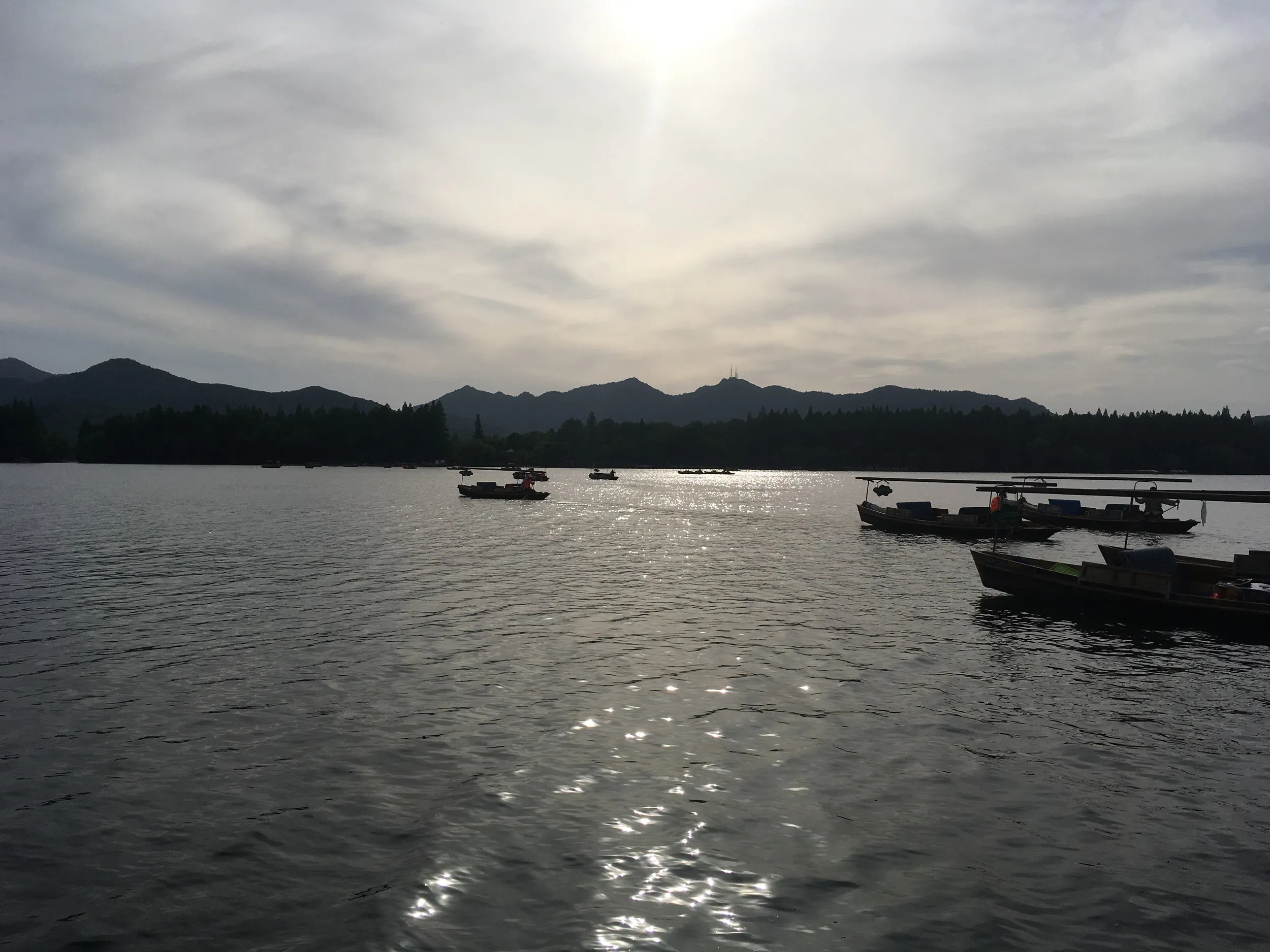 蘇堤春暁の風景