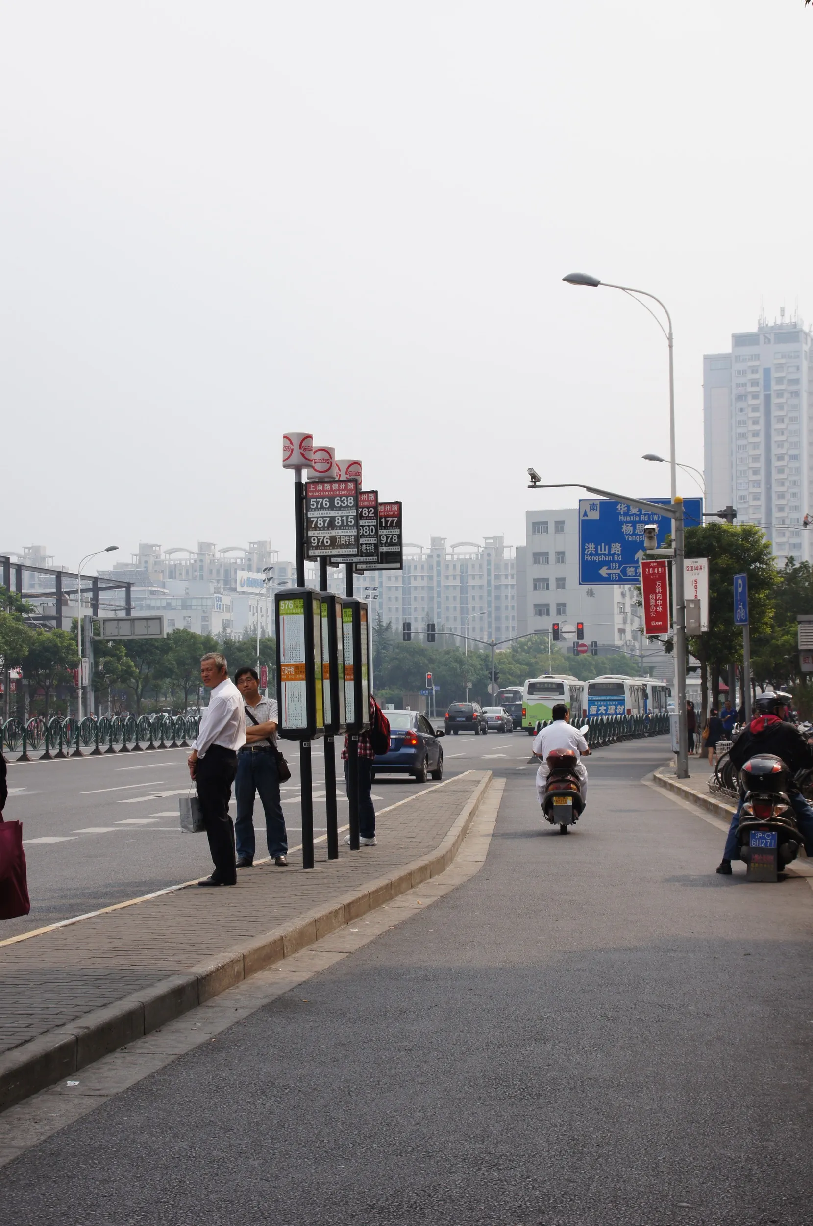 上南路のバス停