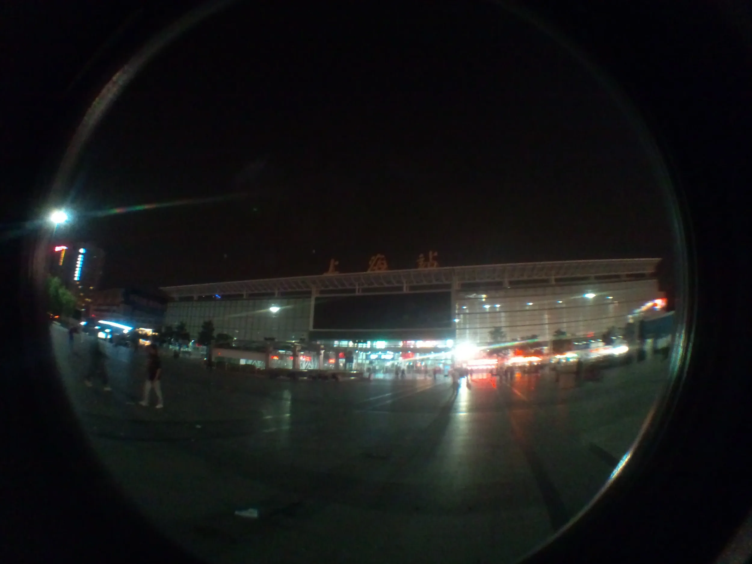 夜の上海駅