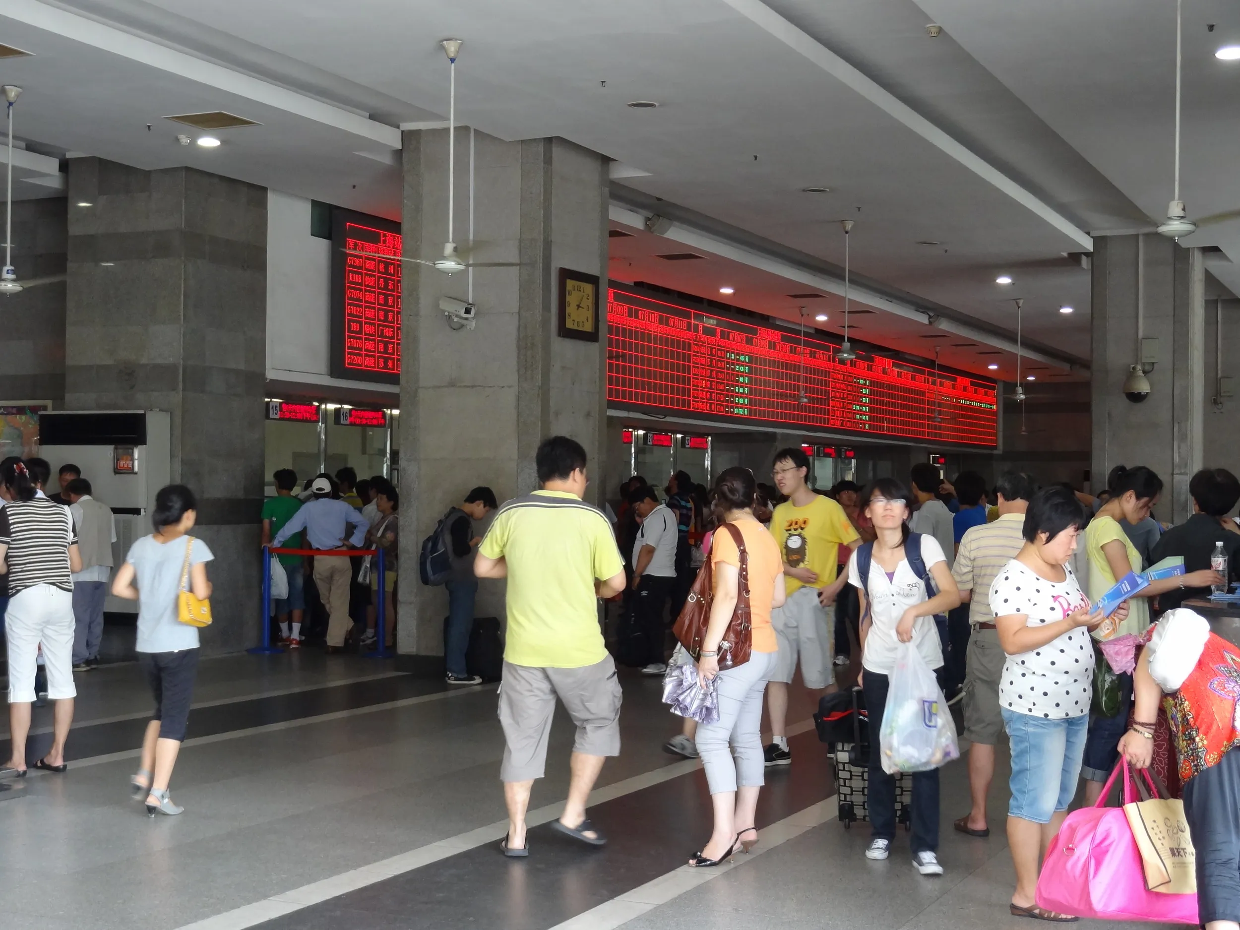 上海駅のチケット売り場