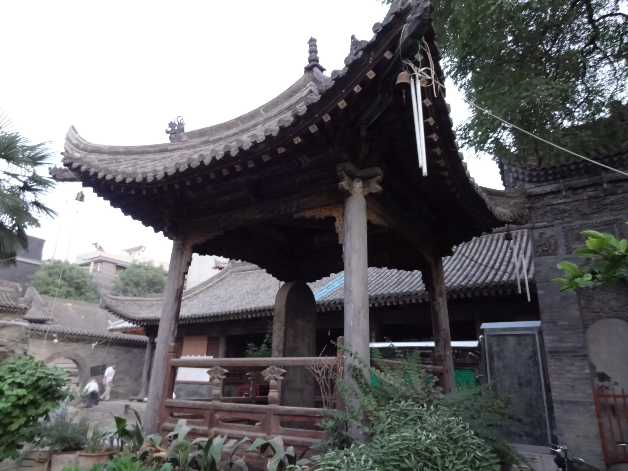 石碑の建物
