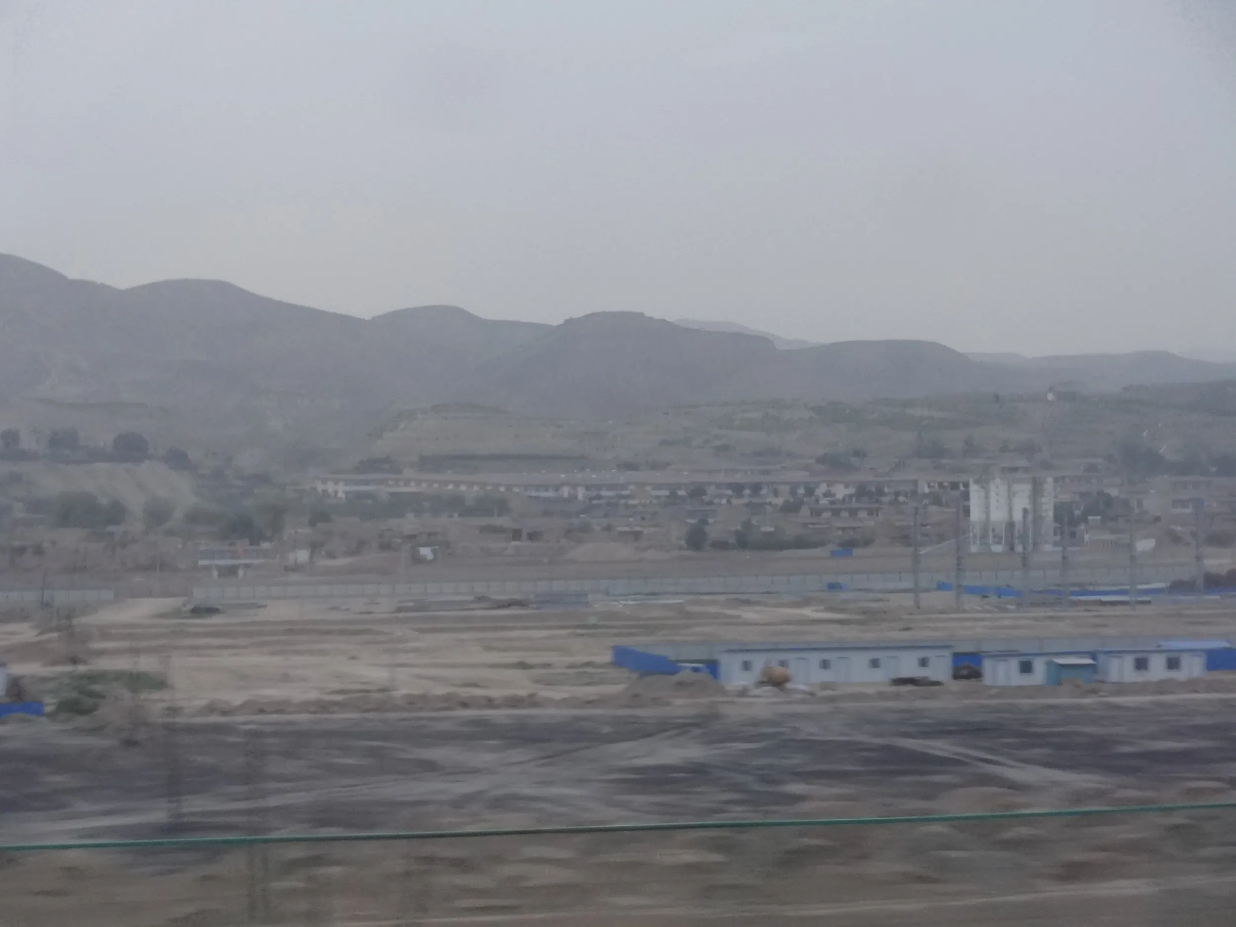 朝の車窓風景