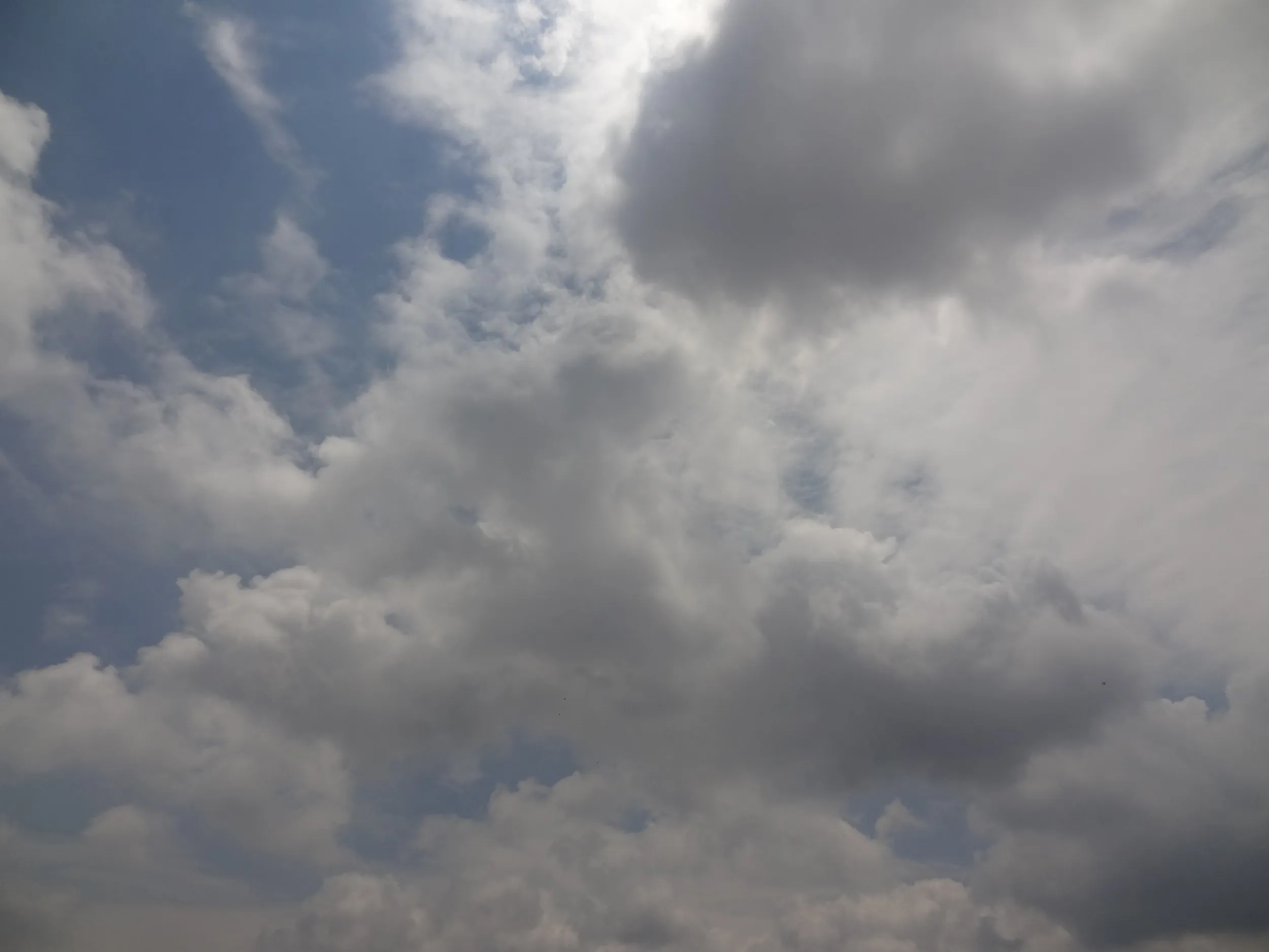 西寧西駅付近で撮影した空と雲