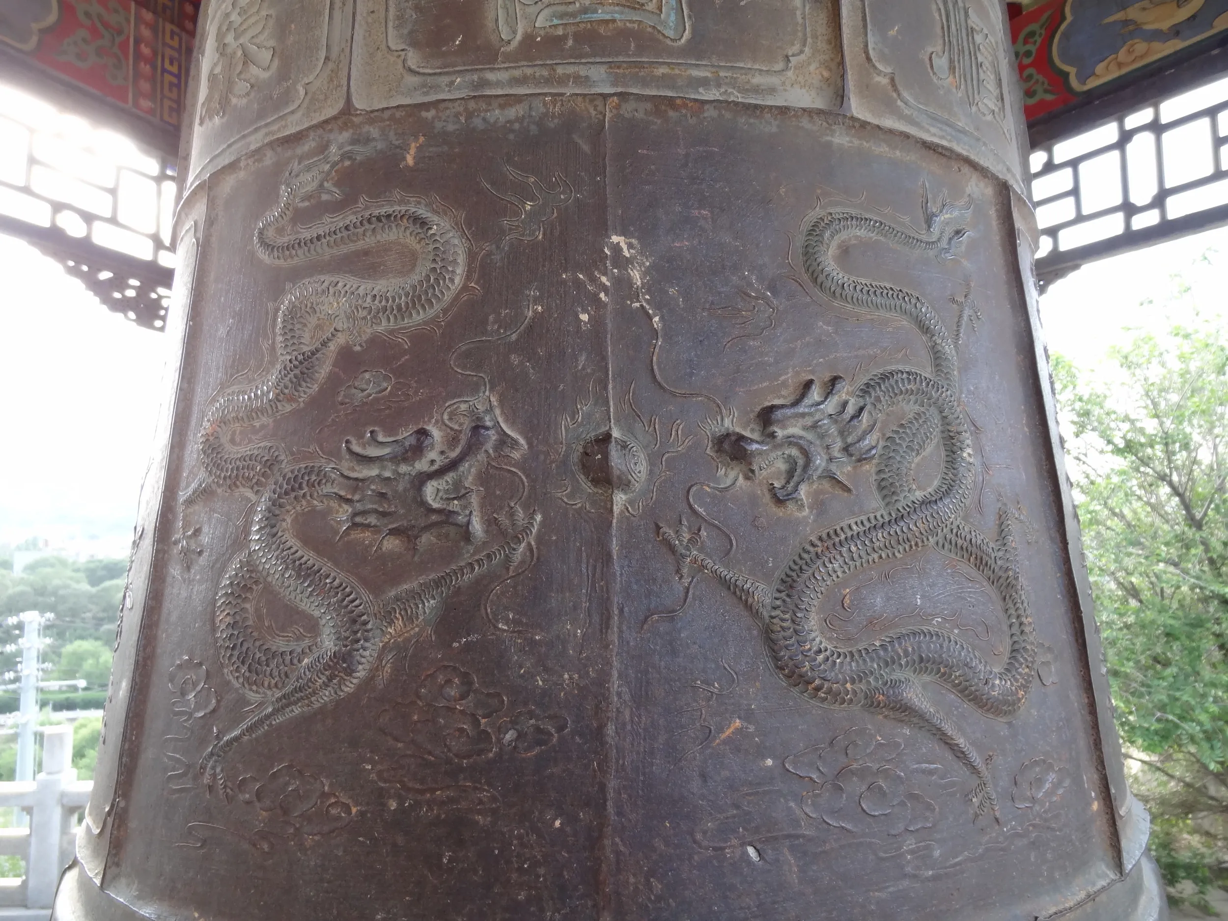 龍の意匠の鐘