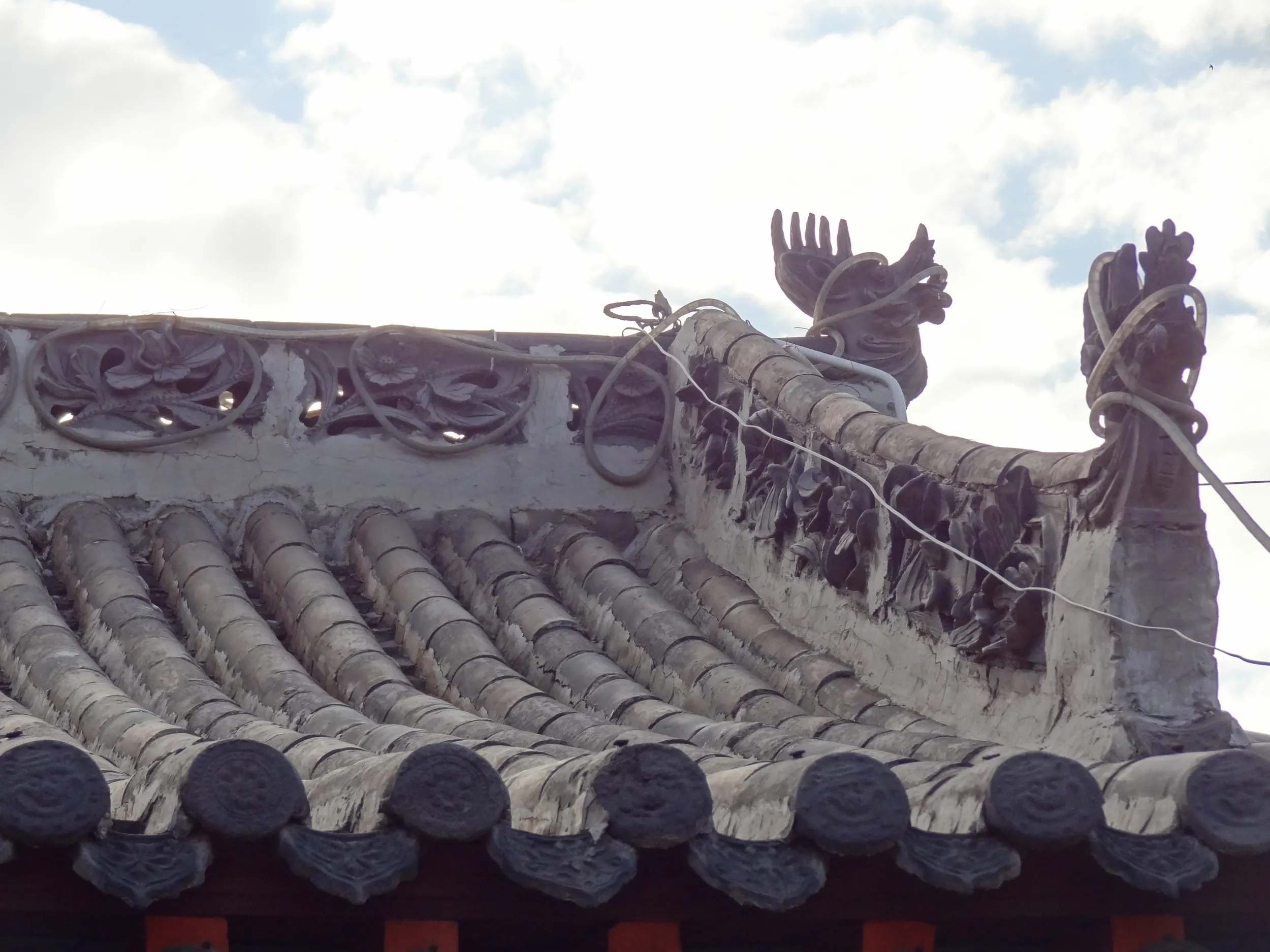 南禅寺のお堂の屋根瓦