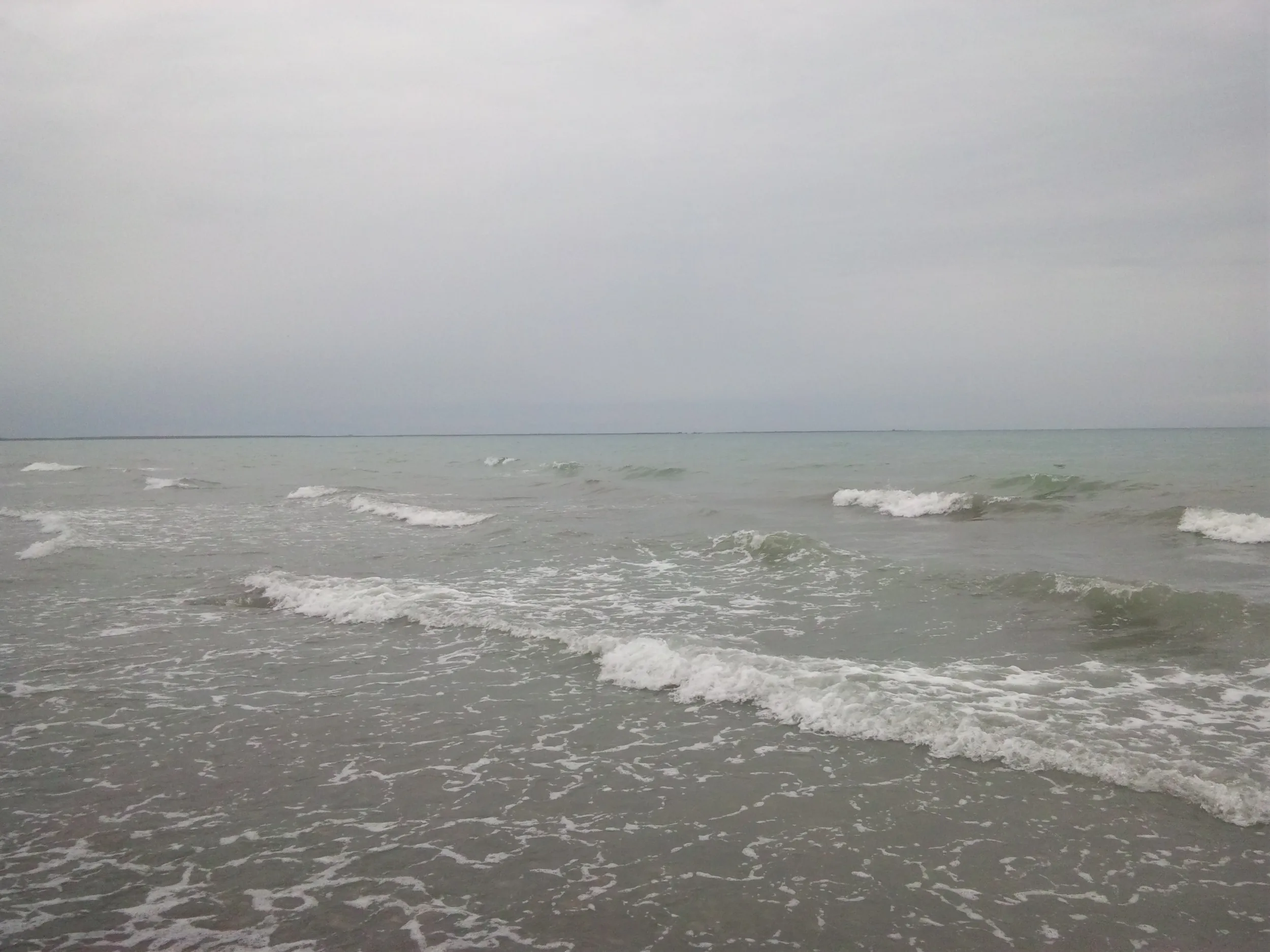 青海湖の波