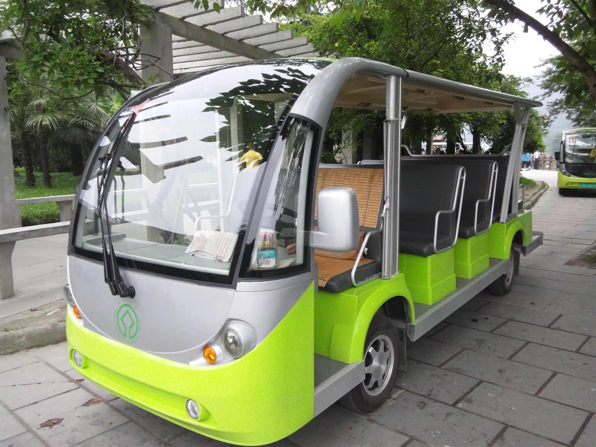 電気自動車