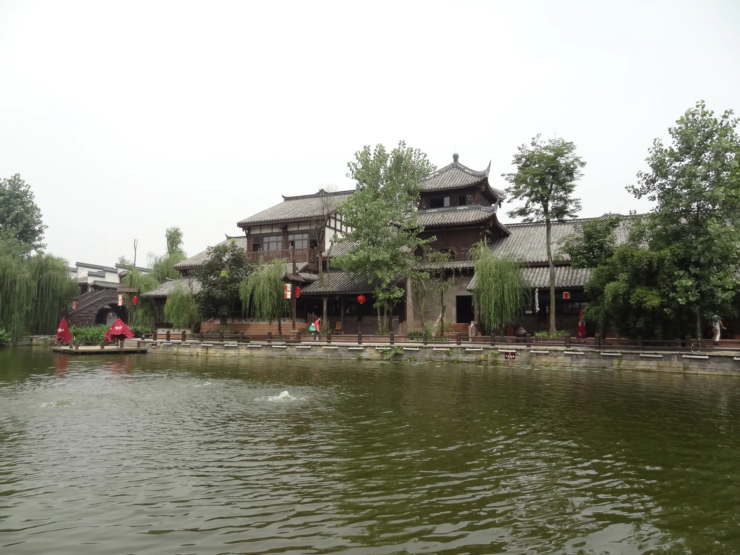 水上公園の池