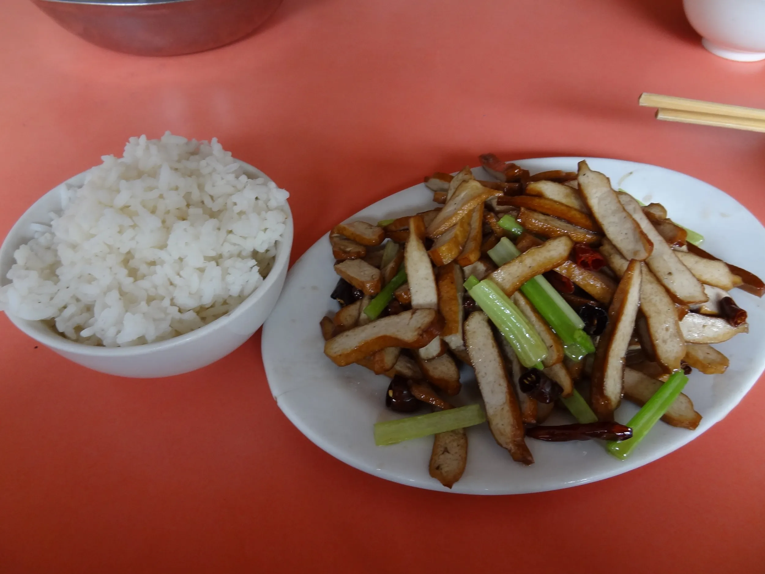 上げ豆腐とセロリの炒め物