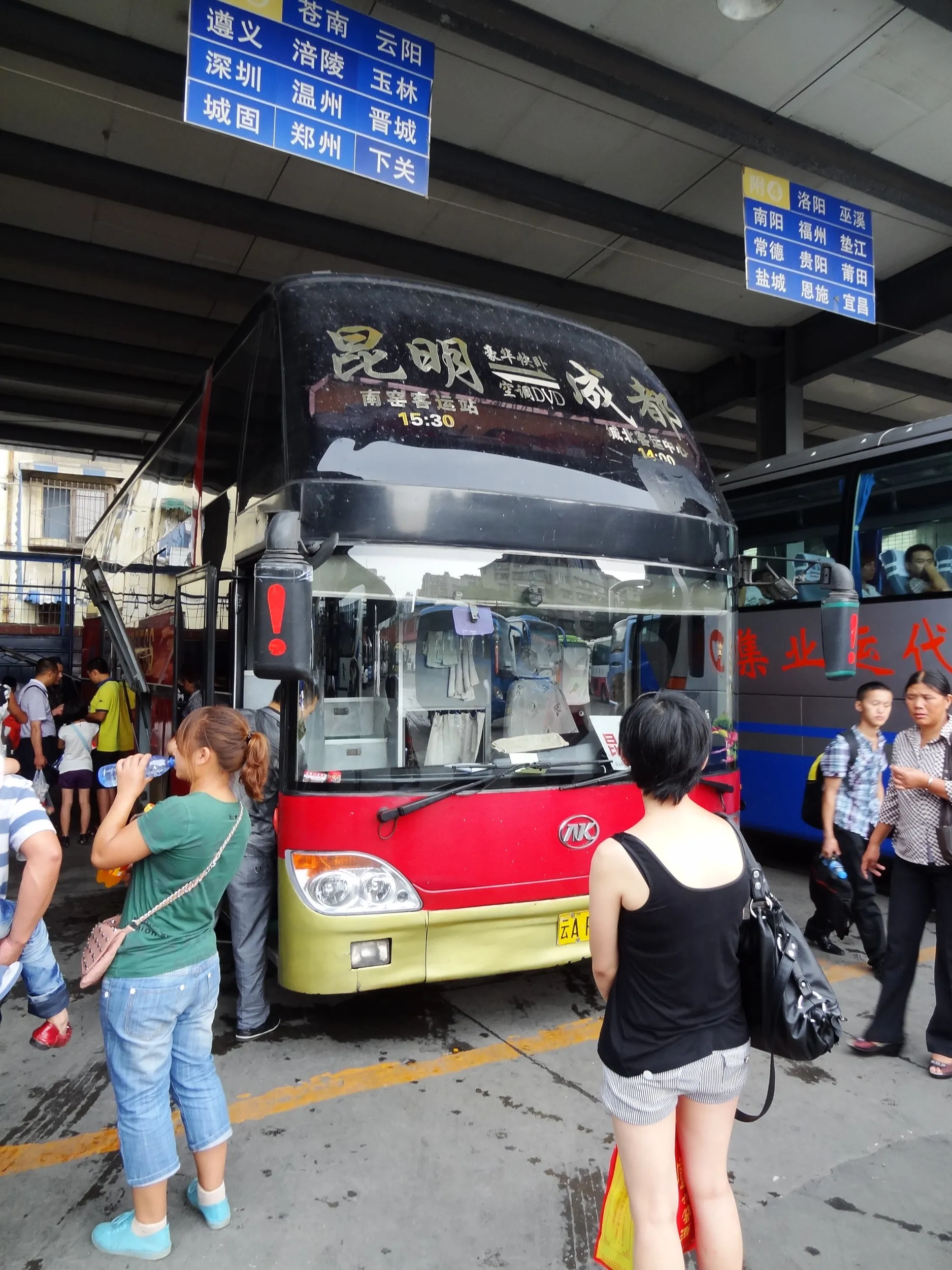 寝台バスの車両