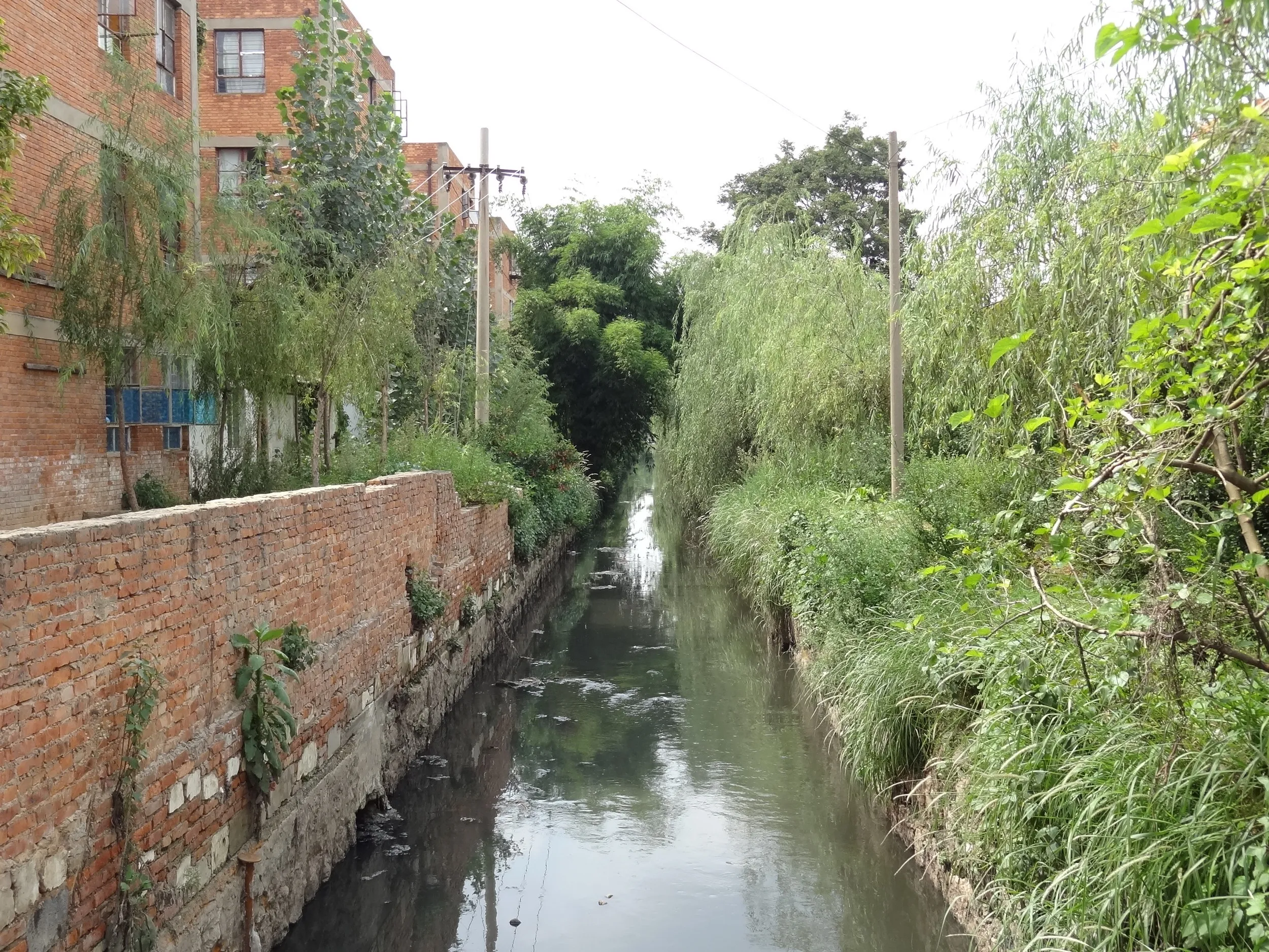 小川
