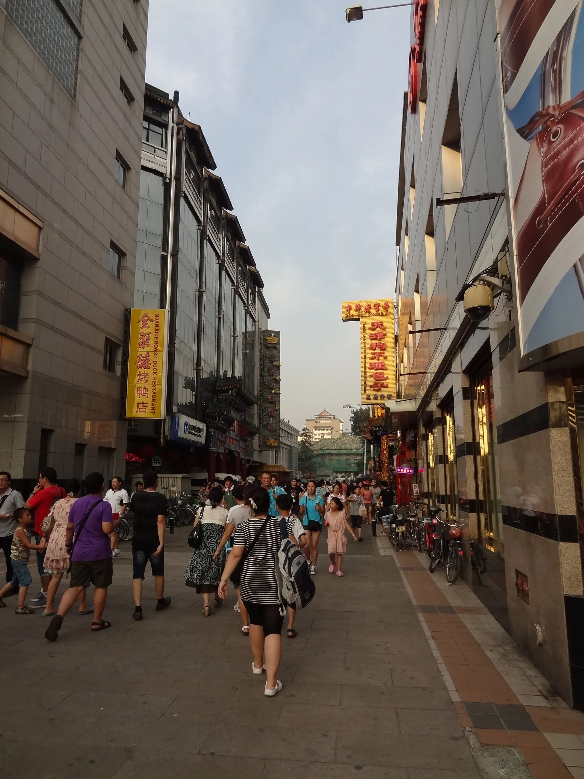 王府井書店の裏側